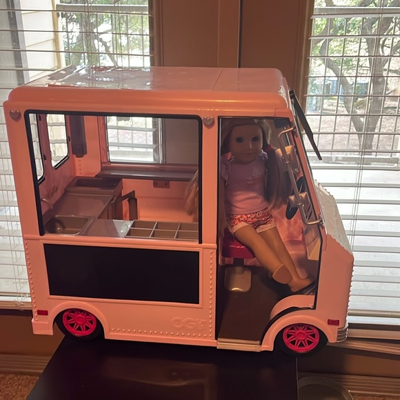 Ice cream truck OG with American Girl doll - Picture 1 of 8